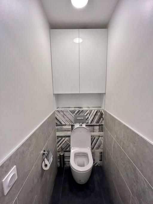 Splendid 92M2 Renovated, 4 Rooms شارينتو لو بو المظهر الخارجي الصورة