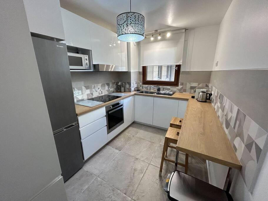 Splendid 92M2 Renovated, 4 Rooms شارينتو لو بو المظهر الخارجي الصورة